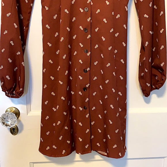 Le Lis Fall Dress - Picture 3 of 8